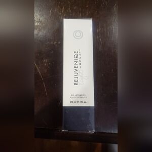 Rejuveniqe oil light- Never Opened Monat
